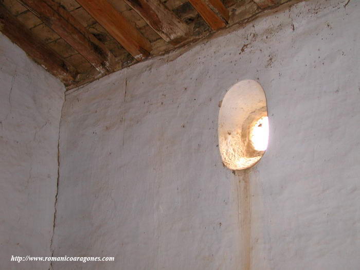 VANO DEL MURO SUR, AL INTERIOR